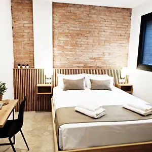 Ariqus Fira Aparthotel
